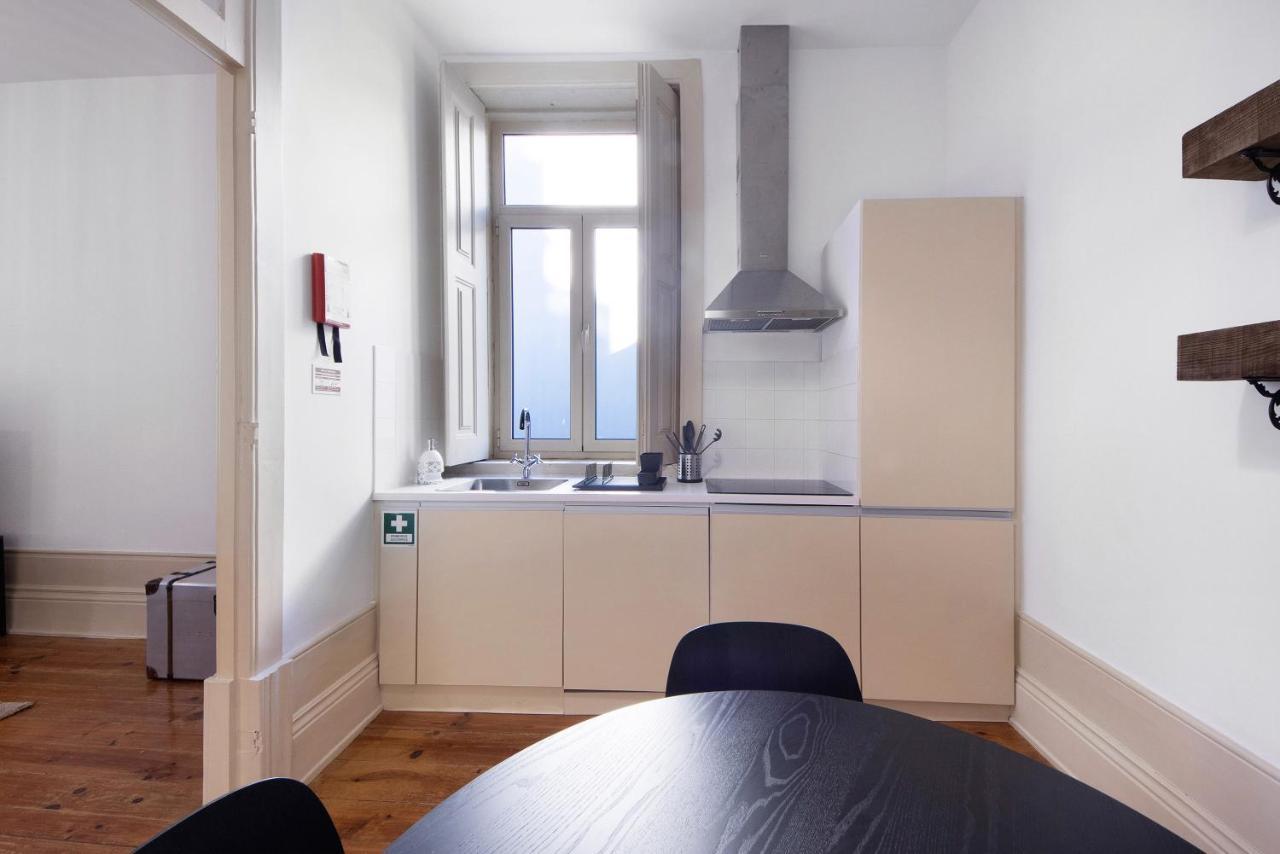 Crooked Floor House - 1St Floor Apartment Porto Luaran gambar