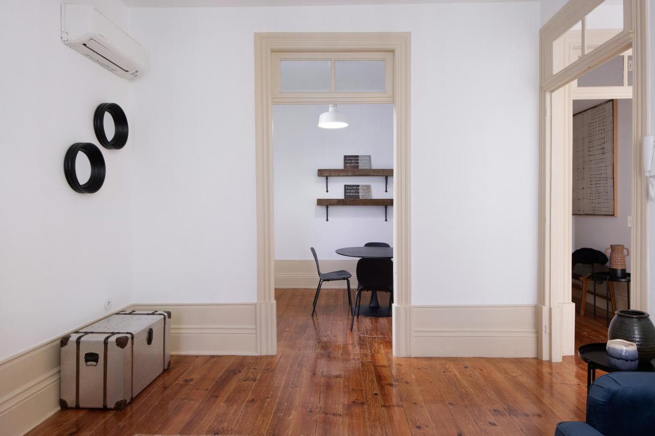 Crooked Floor House - 1St Floor Apartment Porto Luaran gambar