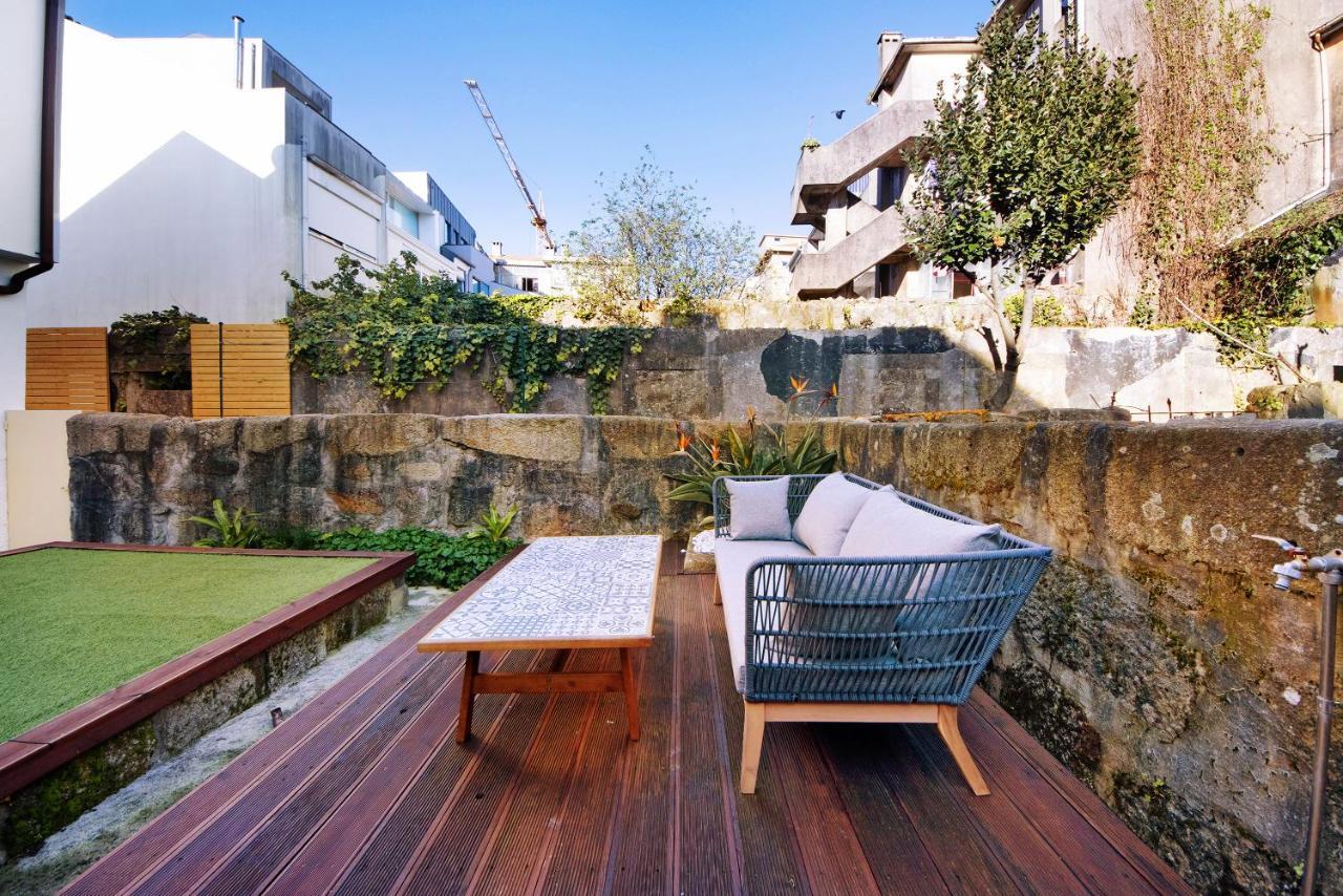 Crooked Floor House - 1St Floor Apartment Porto Luaran gambar