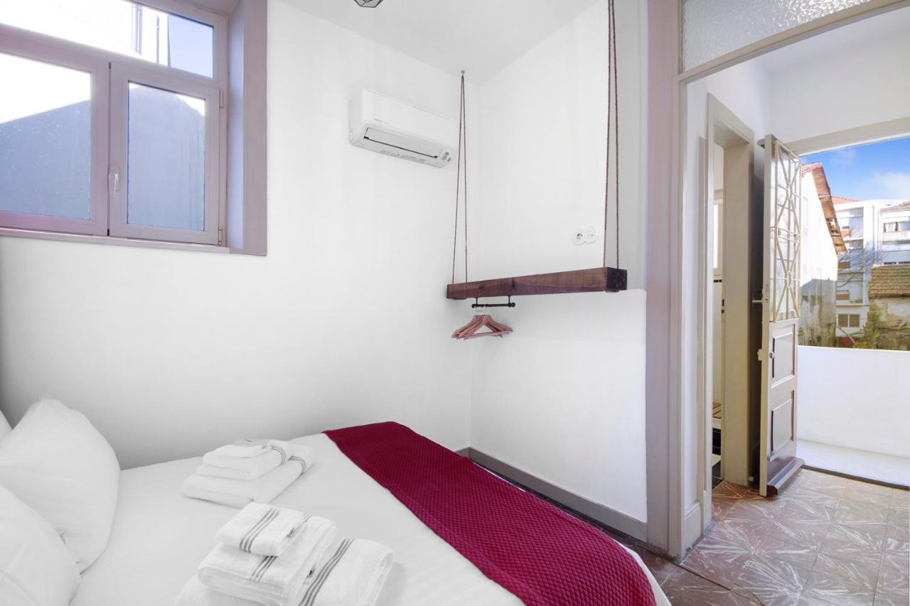 Crooked Floor House - 1St Floor Apartment Porto Luaran gambar