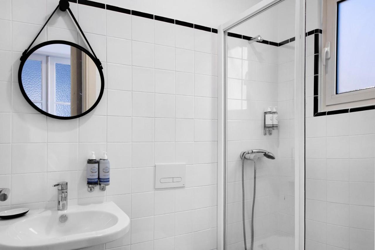 Crooked Floor House - 1St Floor Apartment Porto Luaran gambar